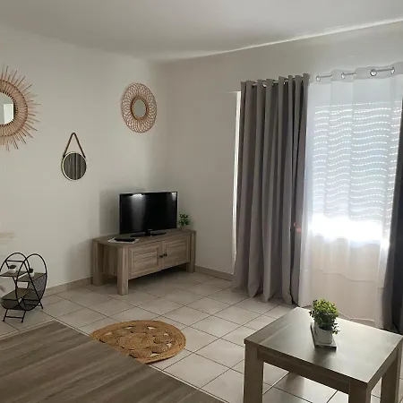 Belle Fontaine * موندورف ليس باينس