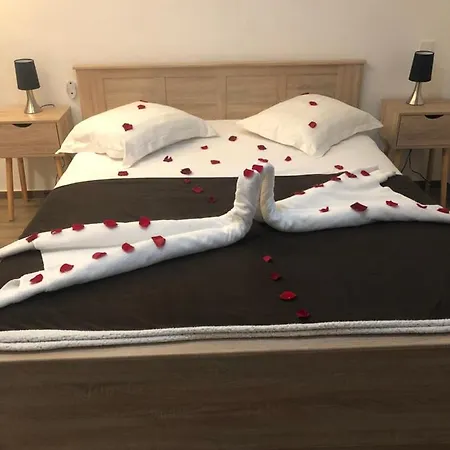 Belle Fontaine موندورف ليس باينس